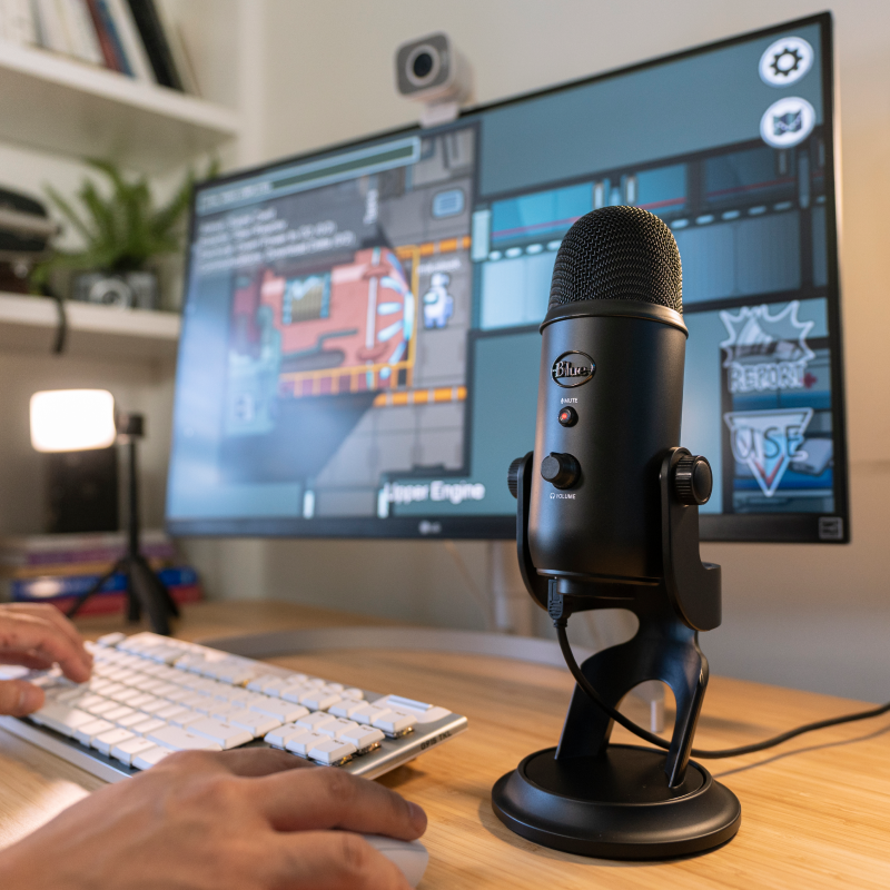 Micrófono Blue Yeti USB streaming Cardiode/ Omni/ Bi Led Black