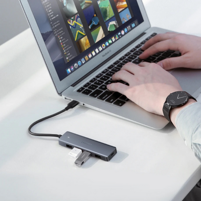 Hub Ugreen USB-C a 4 puertos USB 3.0